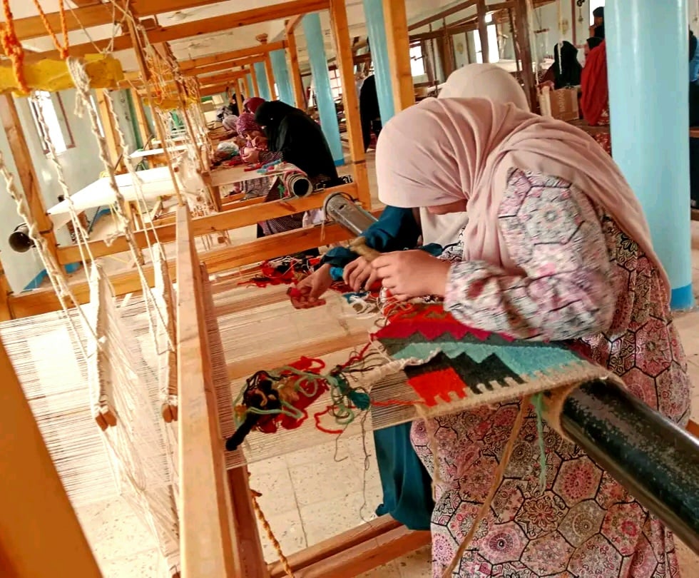 التدريب داخل ورش قرية البشندى