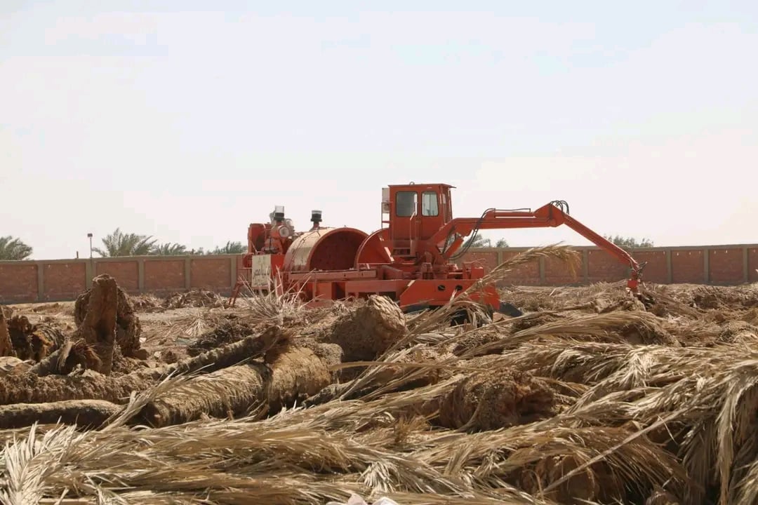 جانب من اعمال مصنع المخلفات جانب من اعمال مصنع المخلفات
