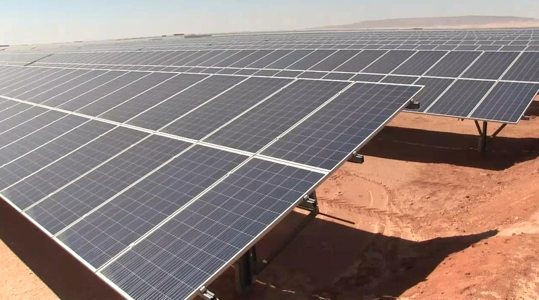 ألواح الطاقة الشمسية