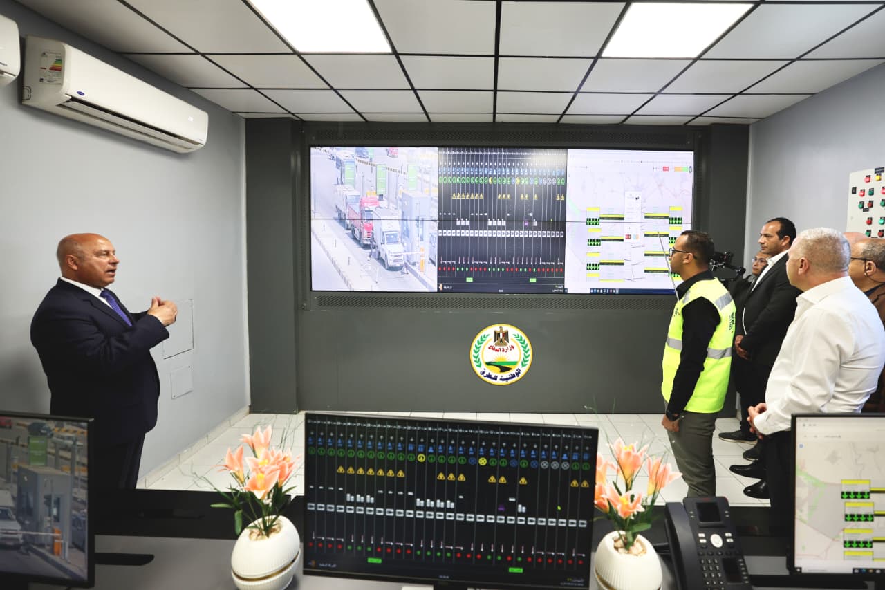 وزير النقل يتفقد مشروع منظومة النقل الذكي بطريق شبرا بنها الحر وزير النقل يتفقد مشروع منظومة النقل الذكي بطريق شبرا بنها الحر