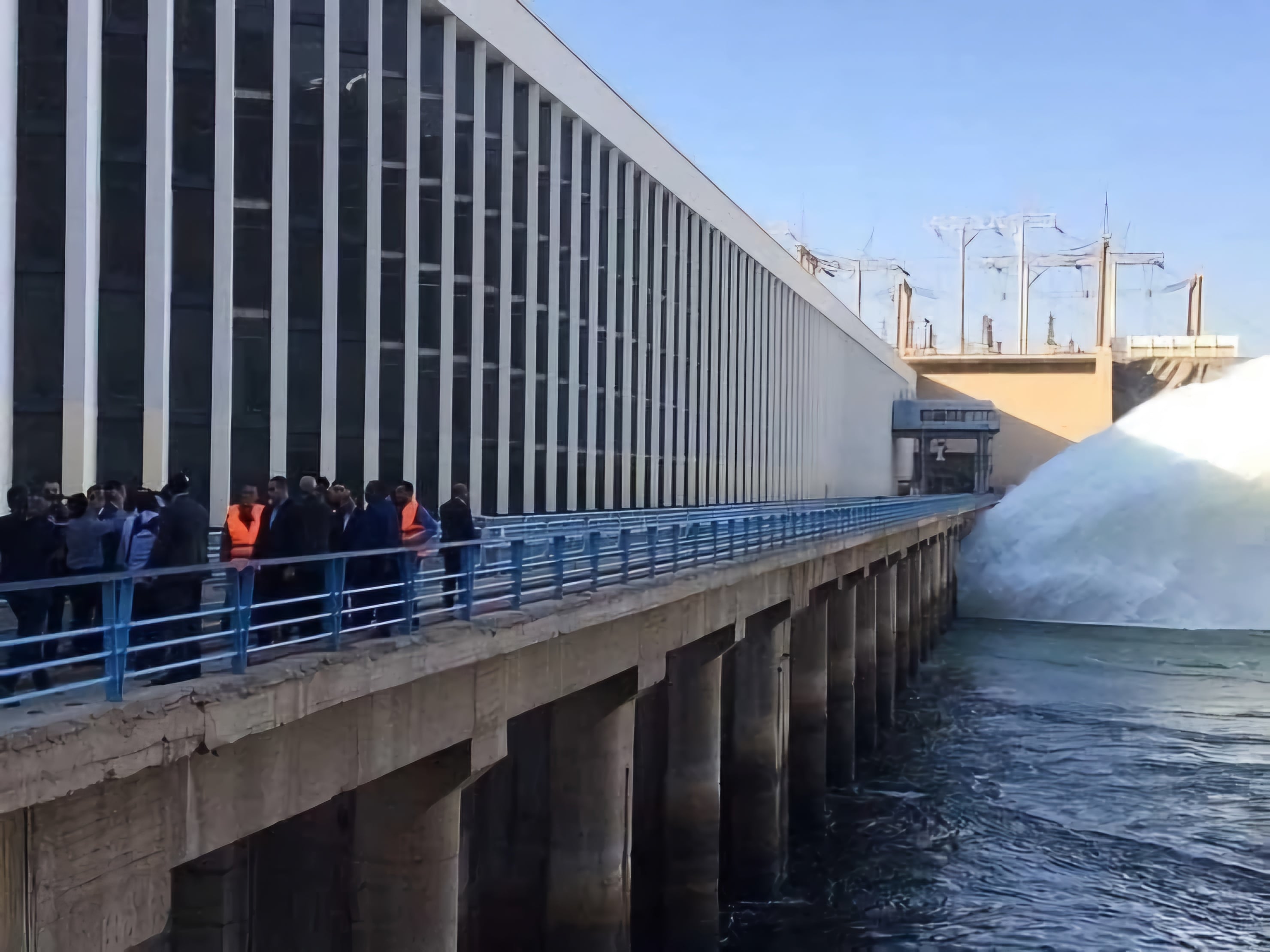 الطاقة الكهرومائية بالسد العالى