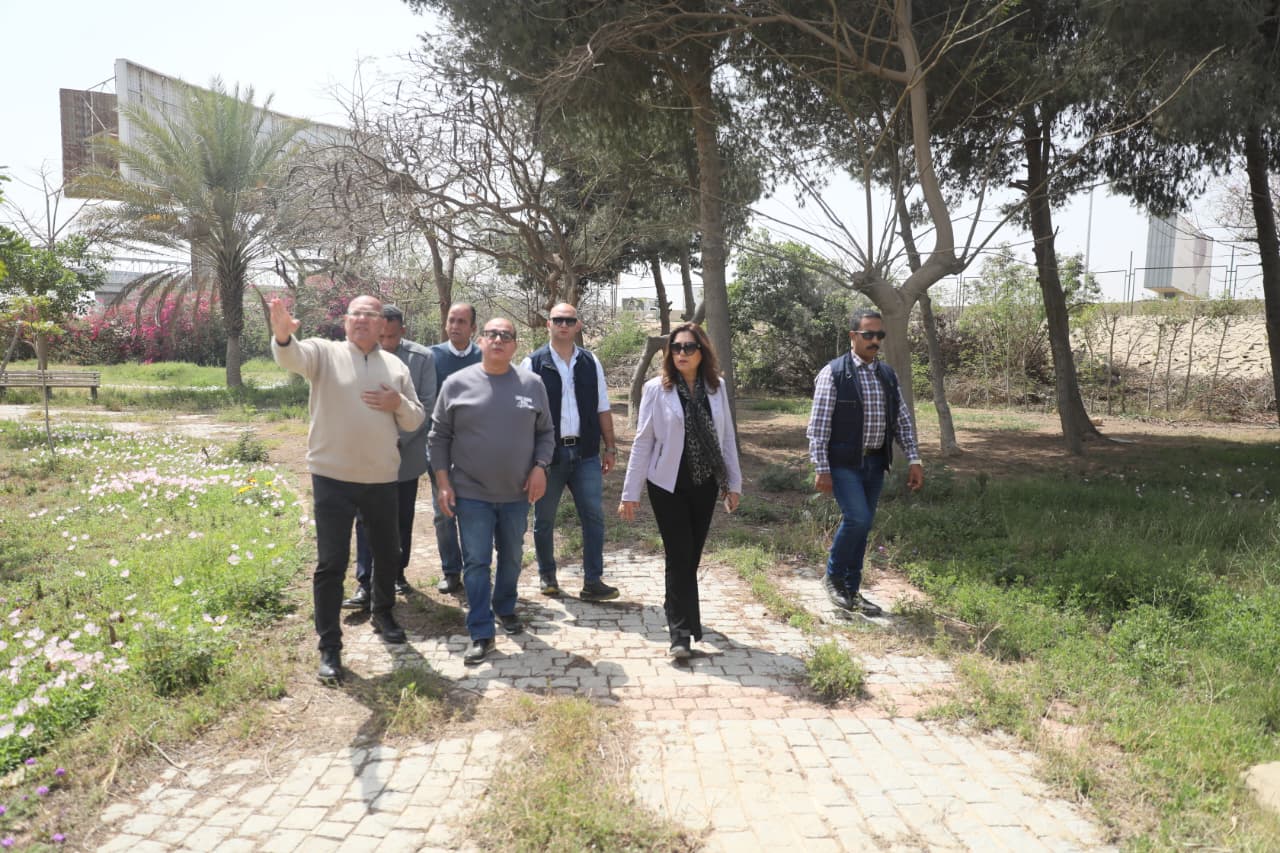 زيارة الدكتورة منال عوض للمشتل المركزى التابع للوزارة بمنطقة القاهرة الجديدة