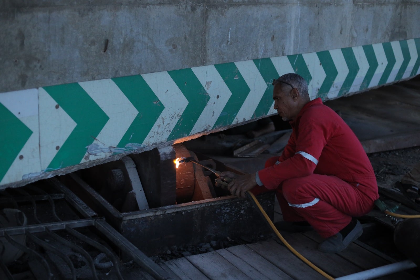 محاولات تسيير الباخرة