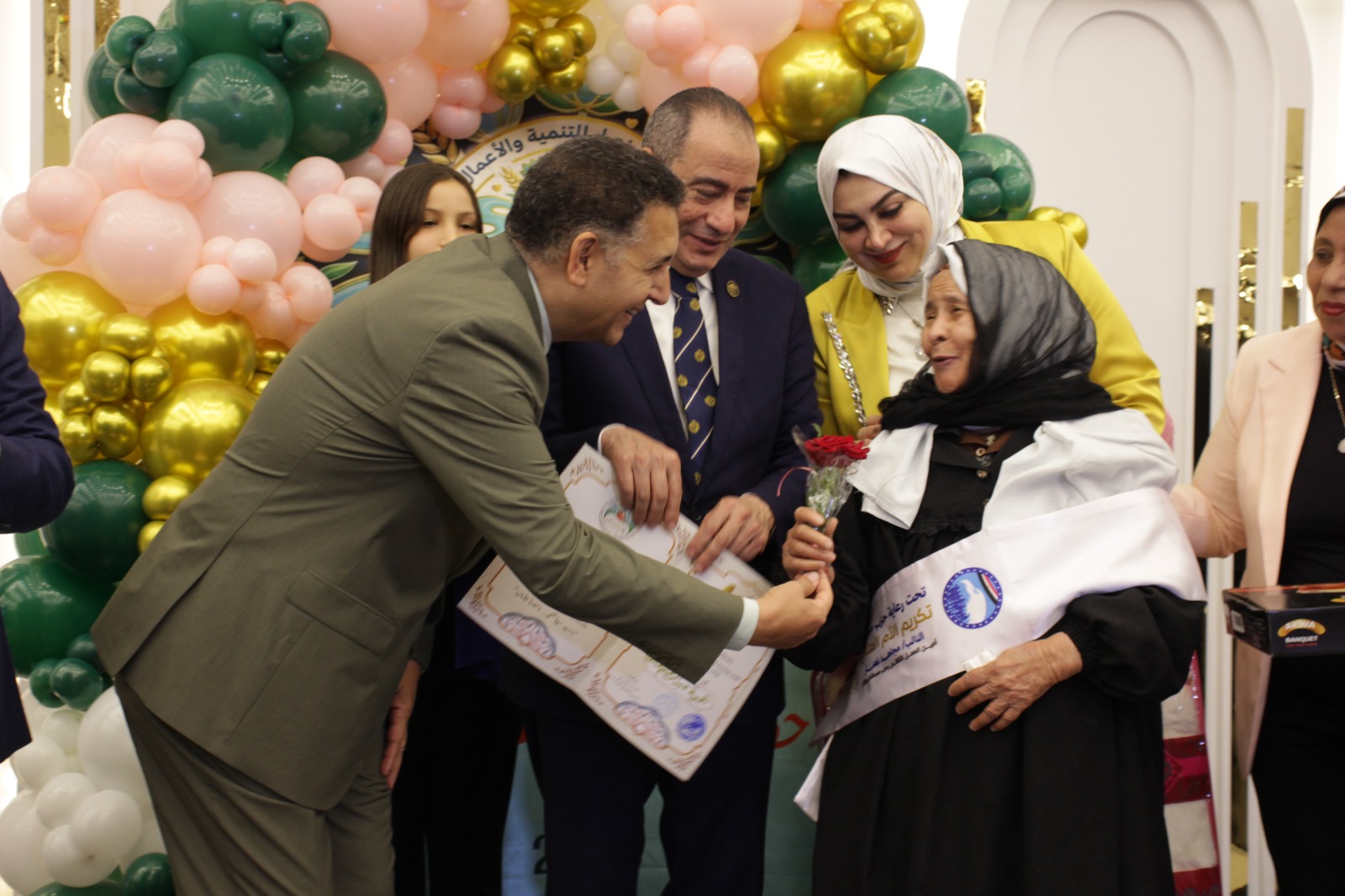 خلال تكريم الأمهات