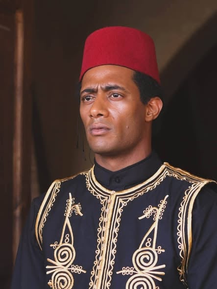 محمد رمضان بالطربوش