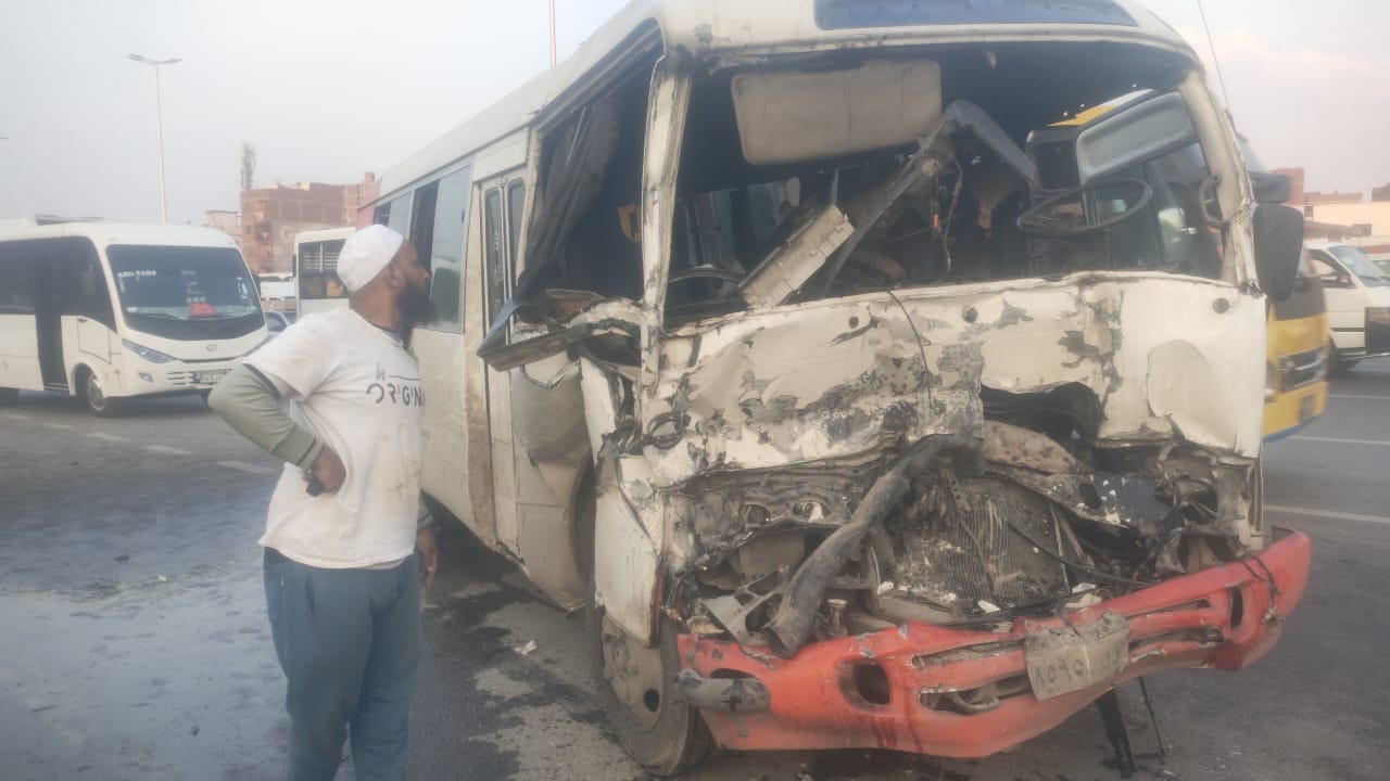 نقل المصابين للمستشفي نقل المصابين للمستشفي