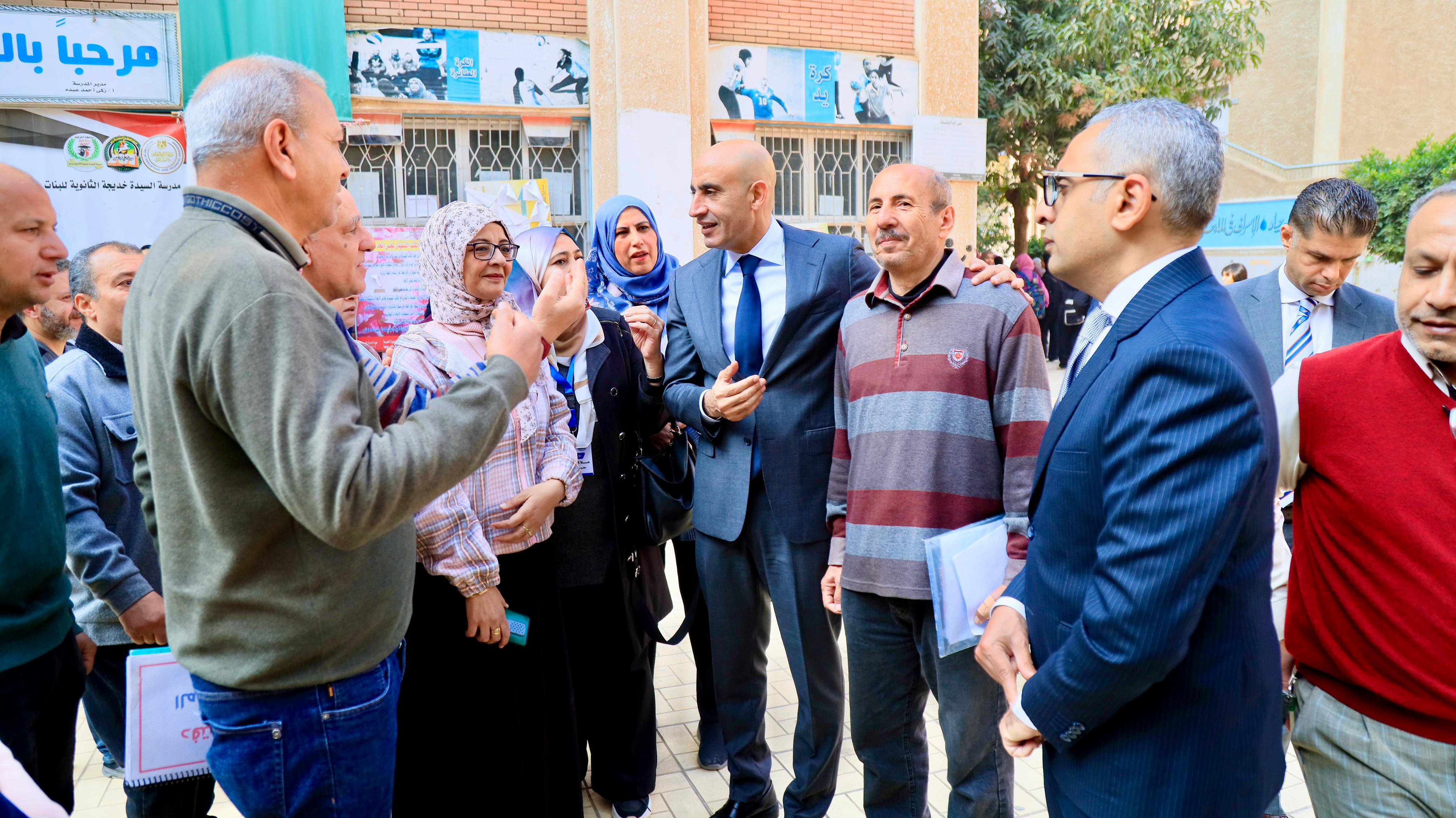جولة مفاجئة لوزير التربية والتعليم