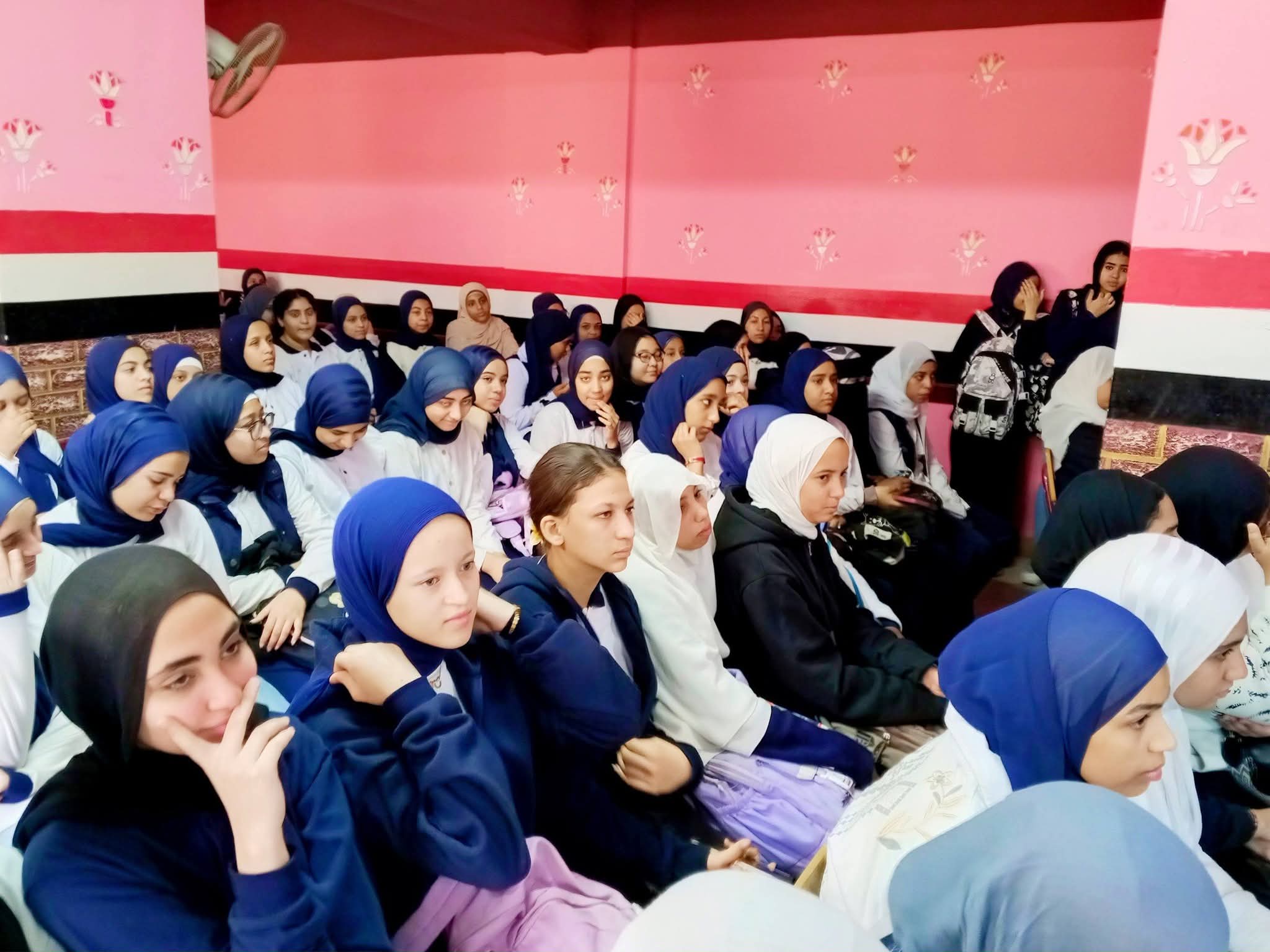 محاضرة لتعريف طلبة أولى ثانوى بالبكالوريا