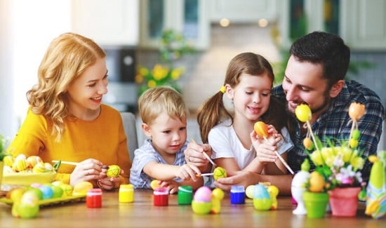 .. ليه لازم تخلي طفلك يشارك في تلوين البيض؟