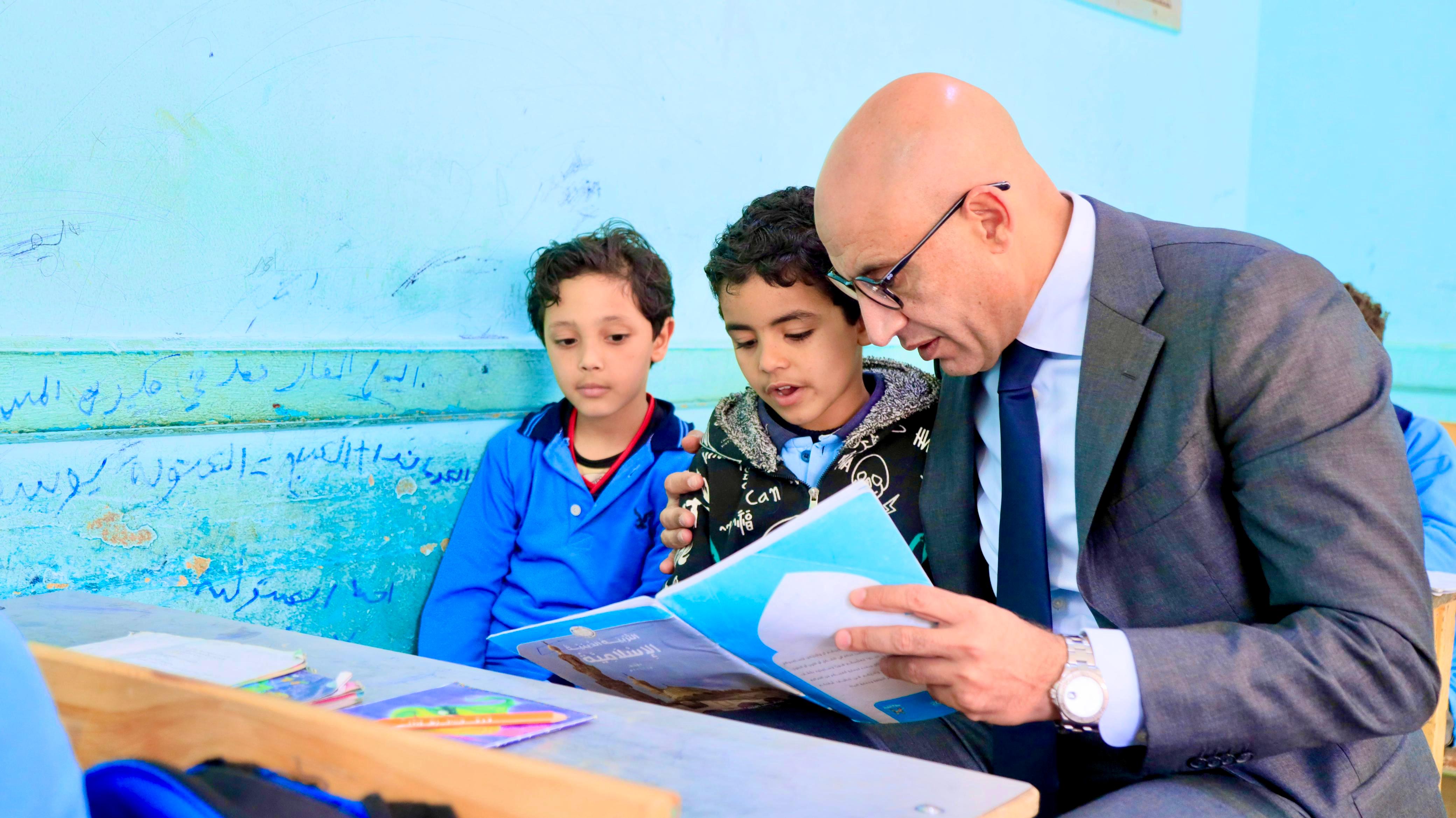 وزير التربية والتعليم يشارك التلاميذ