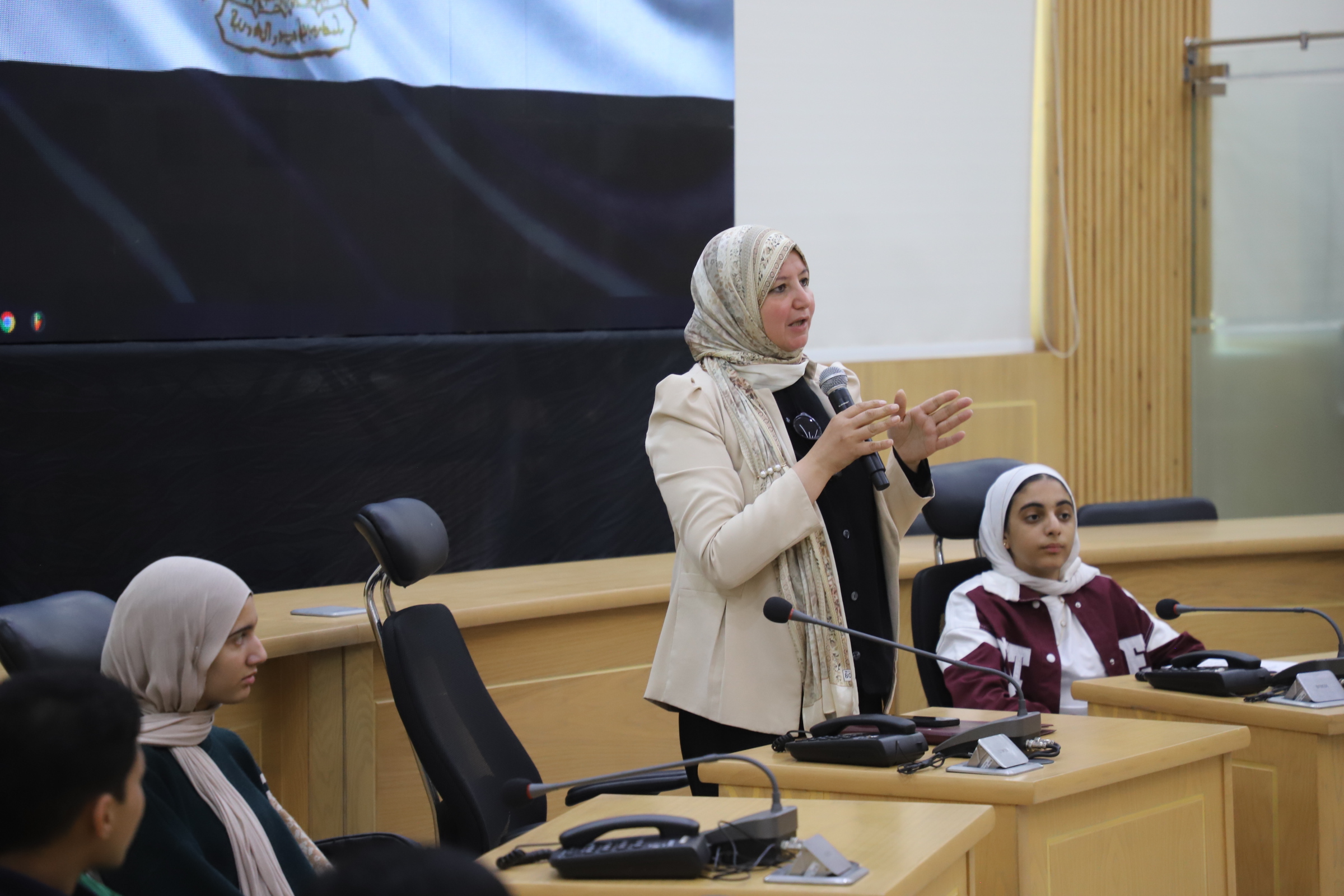 الدكتورة مني علي مدير حماية الطفل 