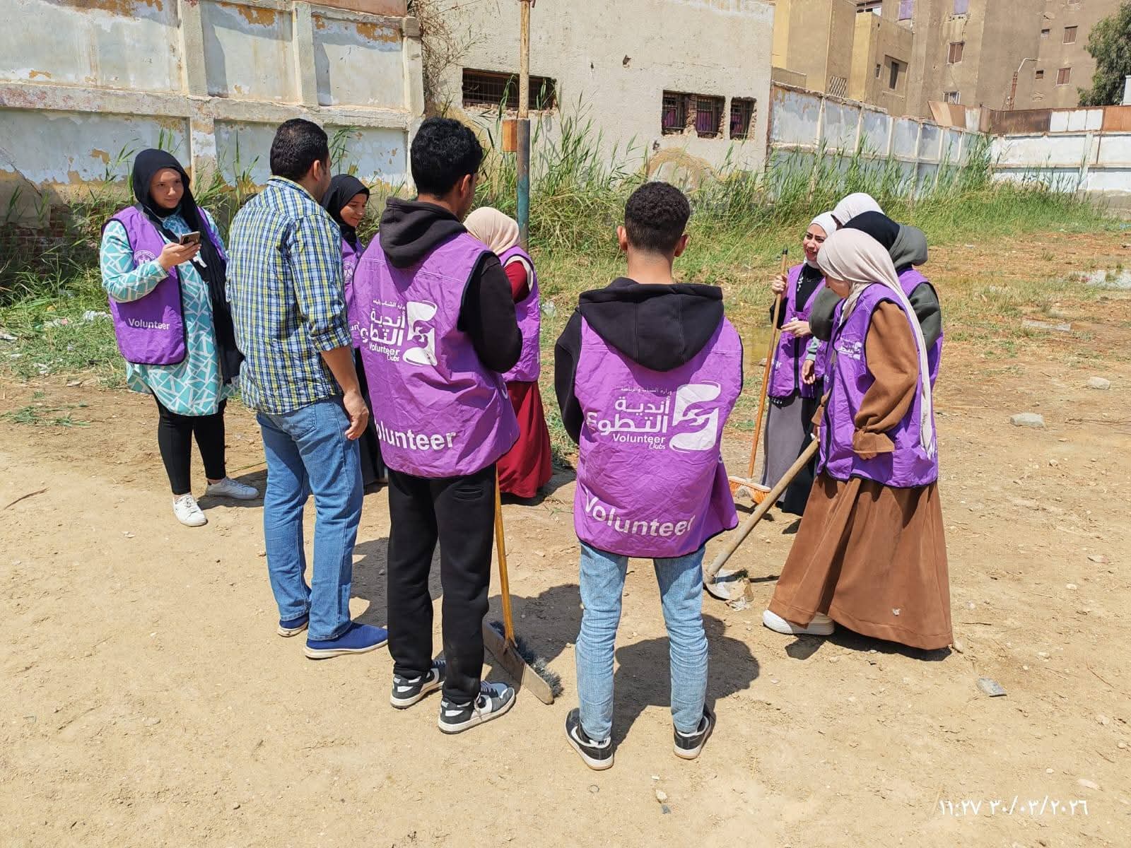 أعمال تشجير داخل مركز الشباب