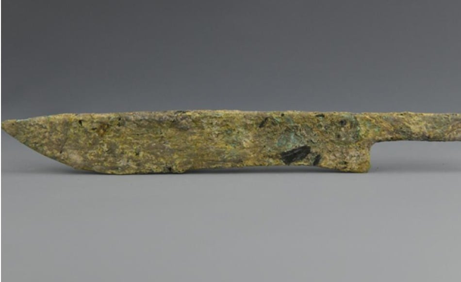 سكين برونزى