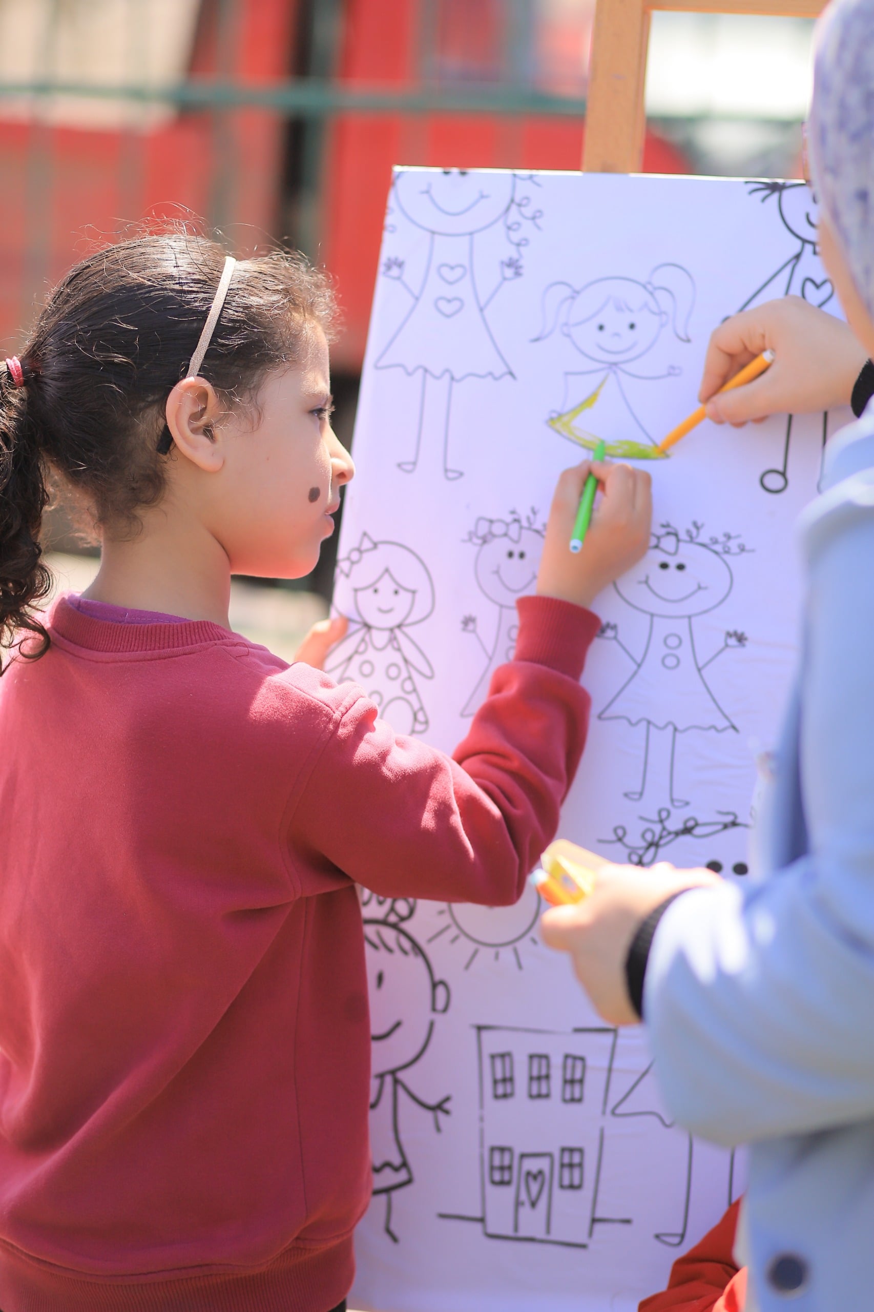 الأنشطة للاطفال بالاحتفالية