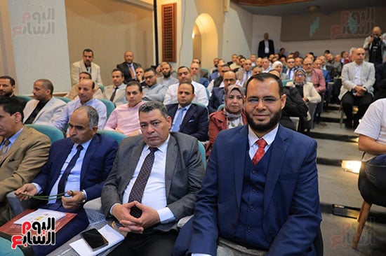 الحضور بالمؤتمر الحضور بالمؤتمر