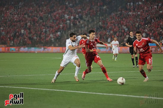 أمام عاشور خلال مباراة الأهلى والزمالك