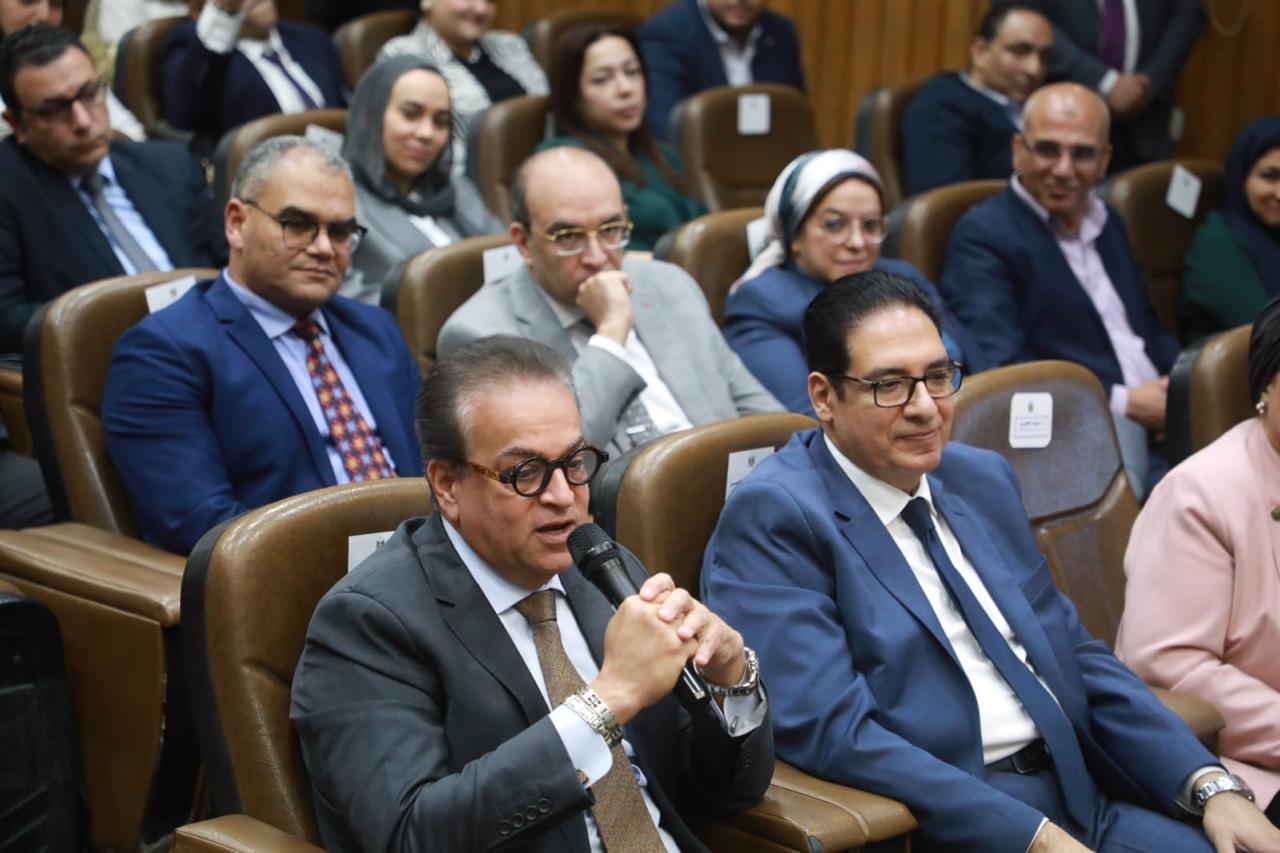 وزير الصحة ورئيس جامعة عين شمس