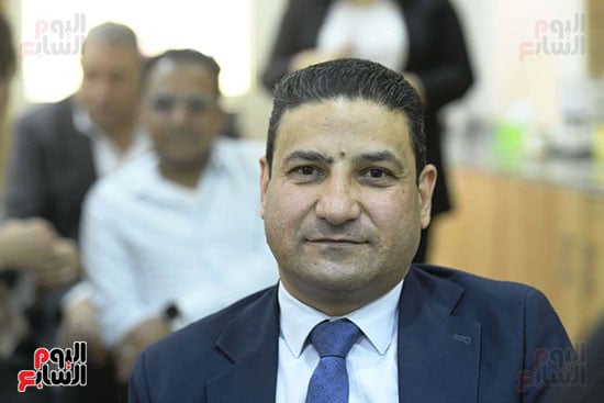 الكاتب الصحفى يوسف ايوب الكاتب الصحفى يوسف ايوب