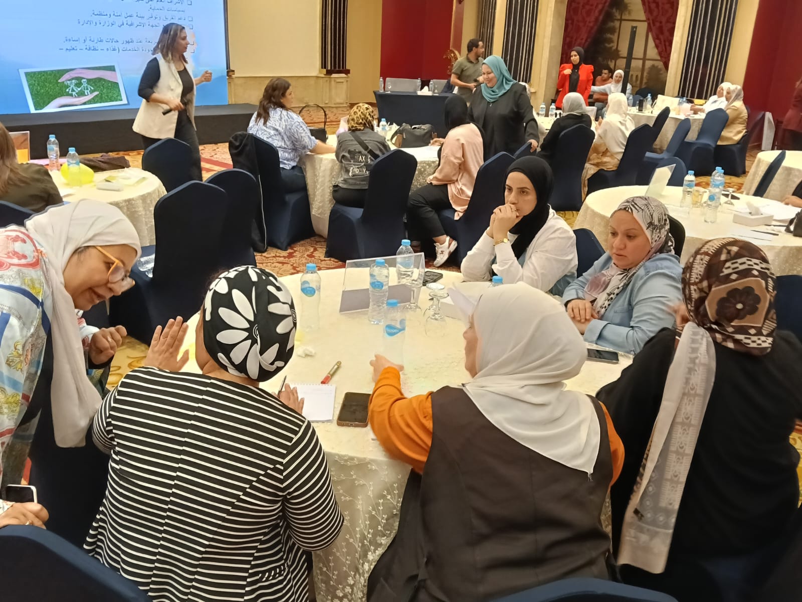 برنامج تدريبى لفريق وحدة إدارة الحالة والعاملين بالبيوت الصغيرة
