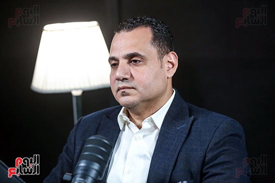 الكاتب الصحفى كامل كامل  (2)