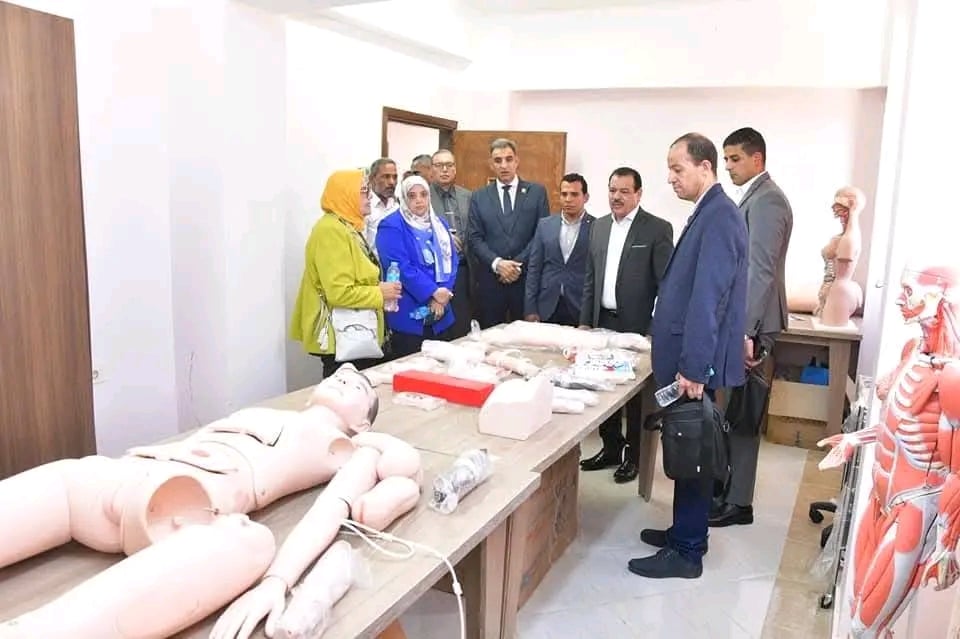 معامل كلية الطب البشري بالوادى الجديد
