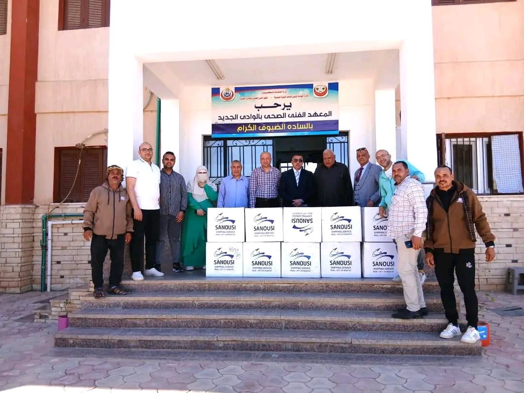 تركيب معدات المعهد الفنى الصحى بالداخلة