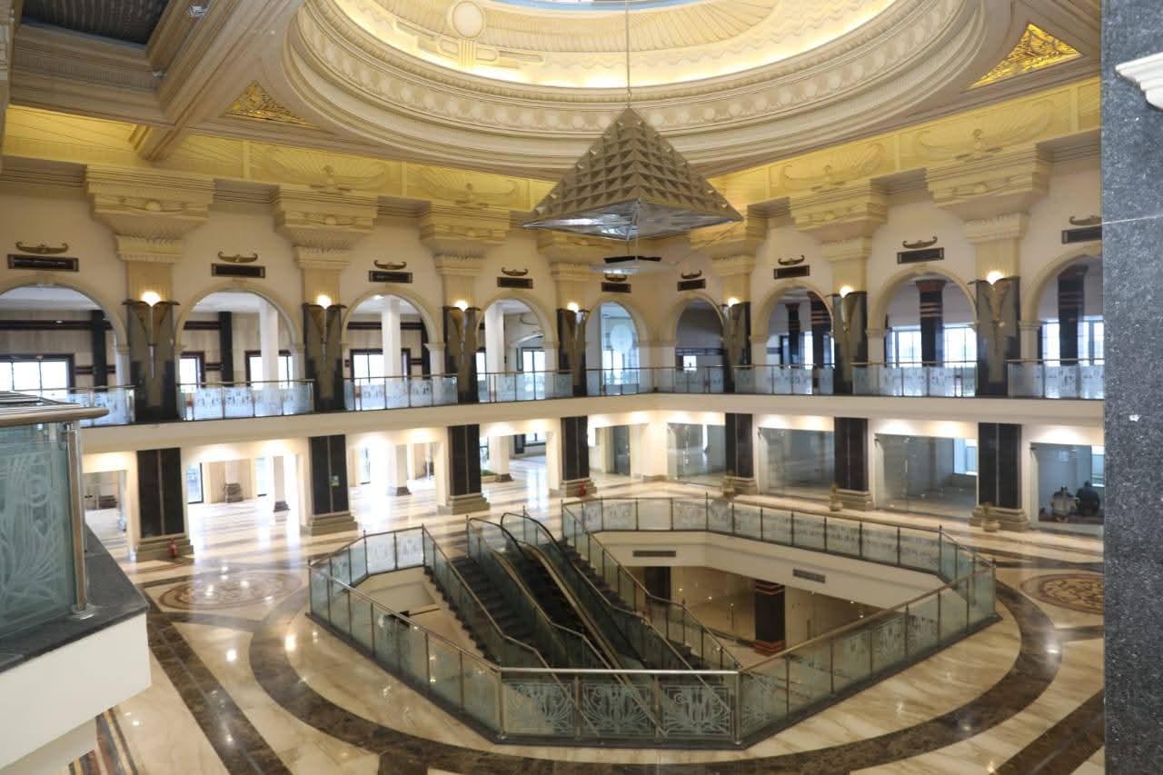 المحطة من الداخل