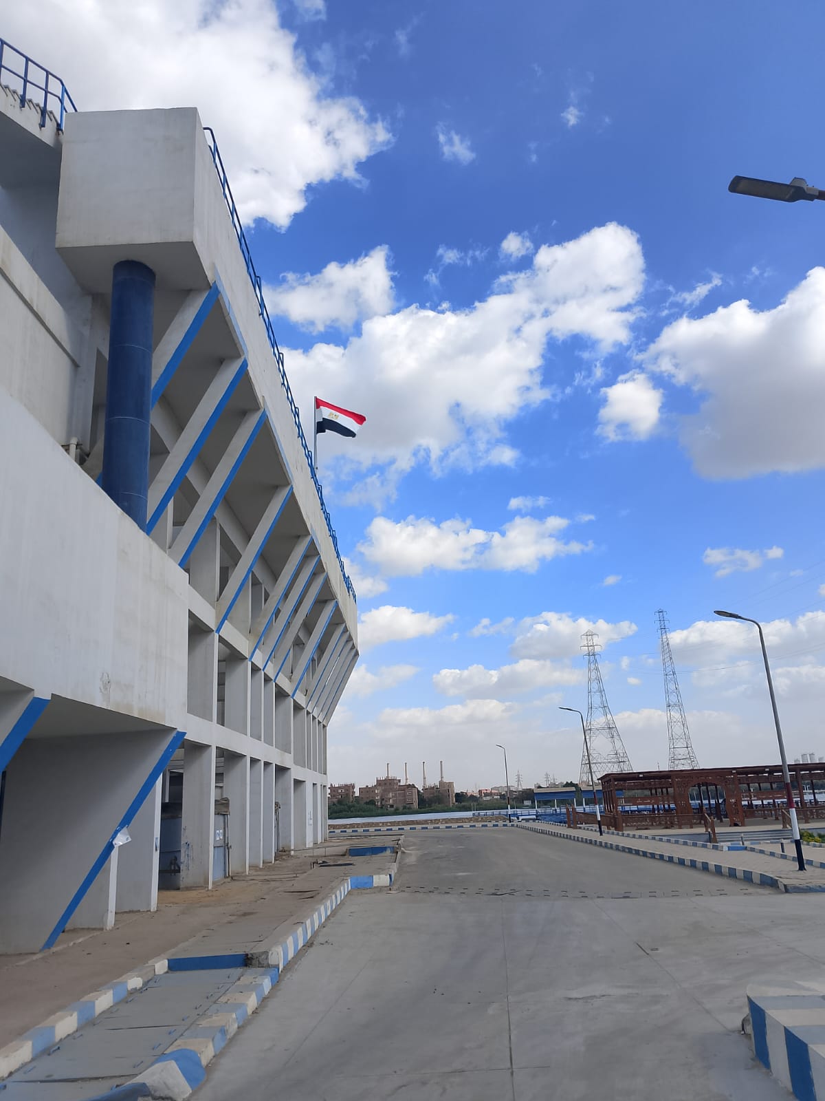 رئيس مياه الجيزة يتفقد محطة إمبابة (1)