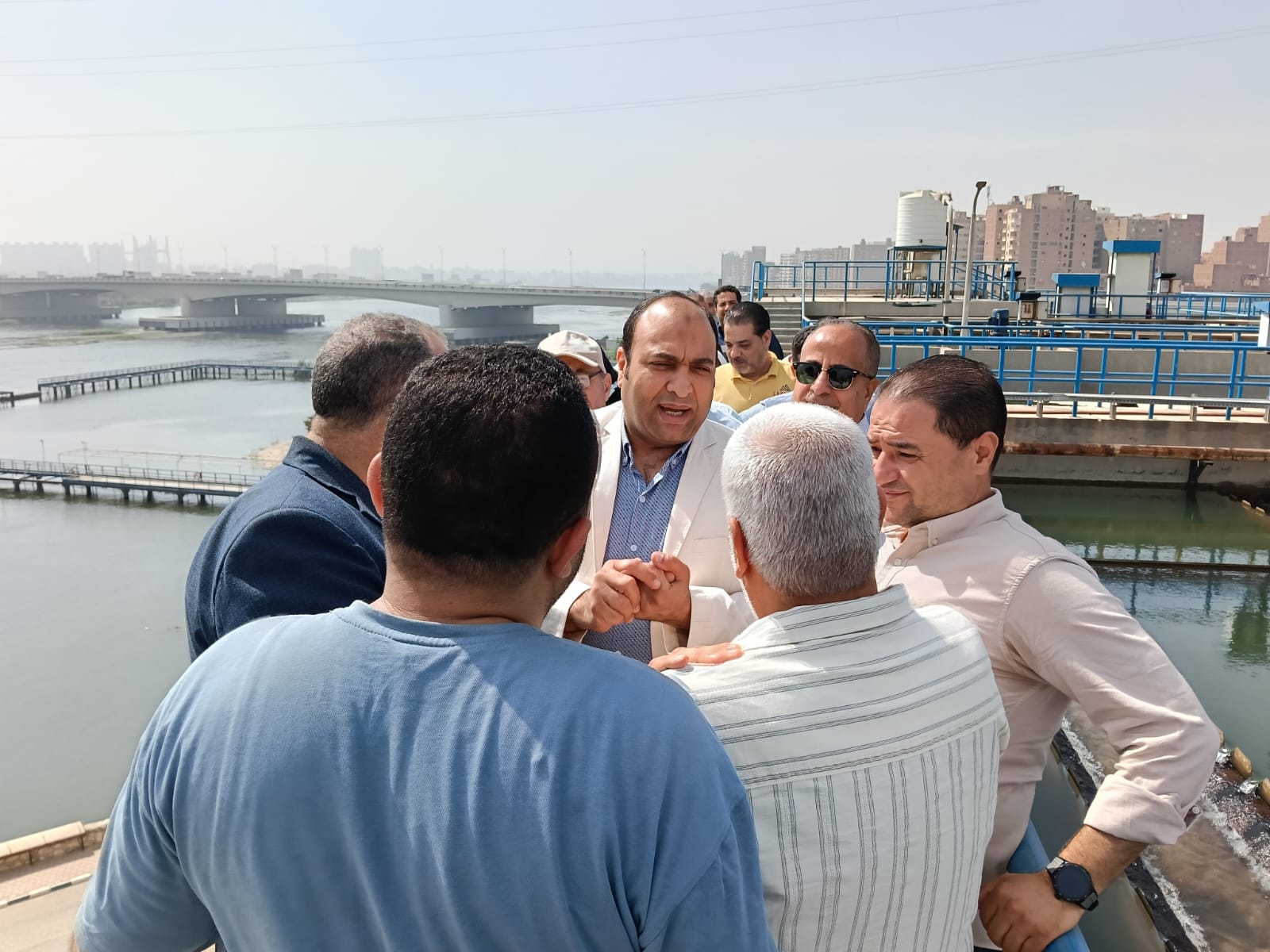 رئيس مياه الجيزة يتفقد محطة إمبابة (3)