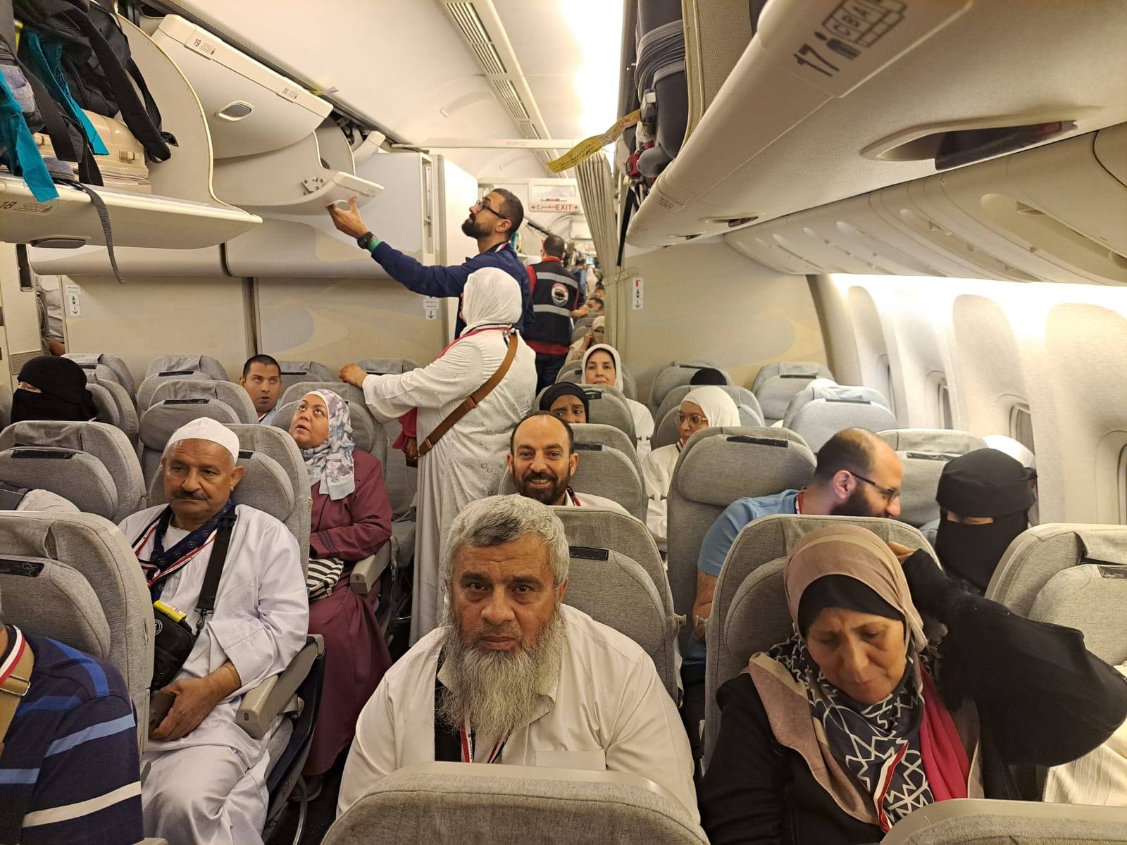 داخل الطائرة داخل الطائرة