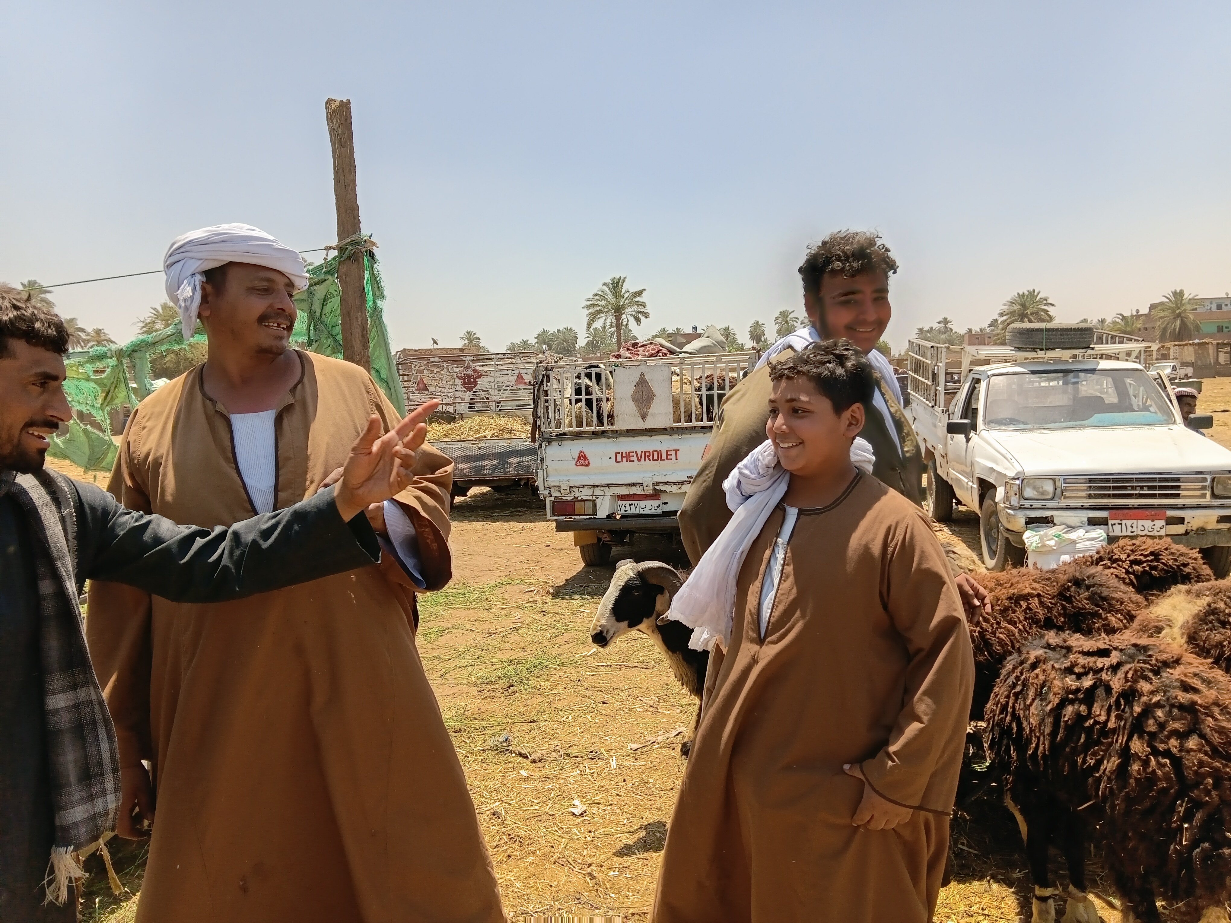 في السوق بأسوان