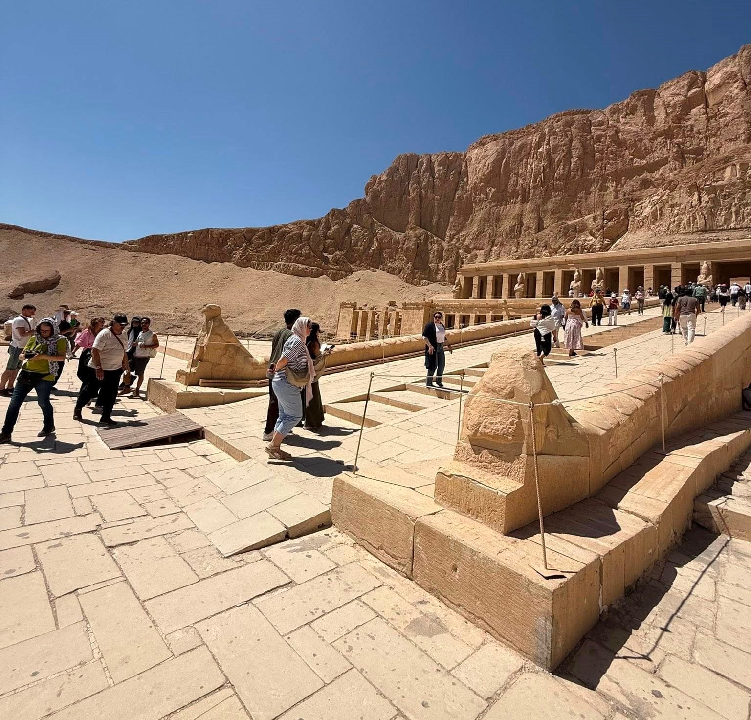 الإقبال السياحى فى معبد الملكة حتشبسوت