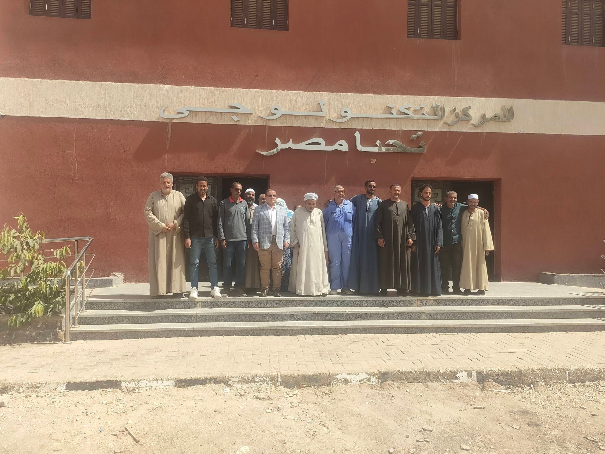 لقاء اليوم المفتوح بقرية الحلة والاستماع لشكاوى المواطنين