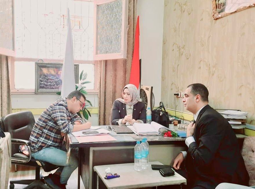عضوة النيابة الإدارية خلال التحقيق