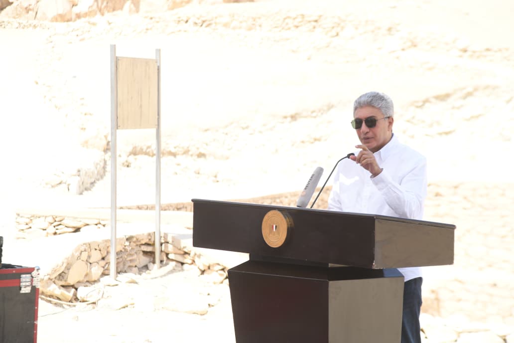 الوزير الشكر لكافة العاملين بالمجلس الأعلى للآثار على ما بذلوه من جهد لصون الآثار