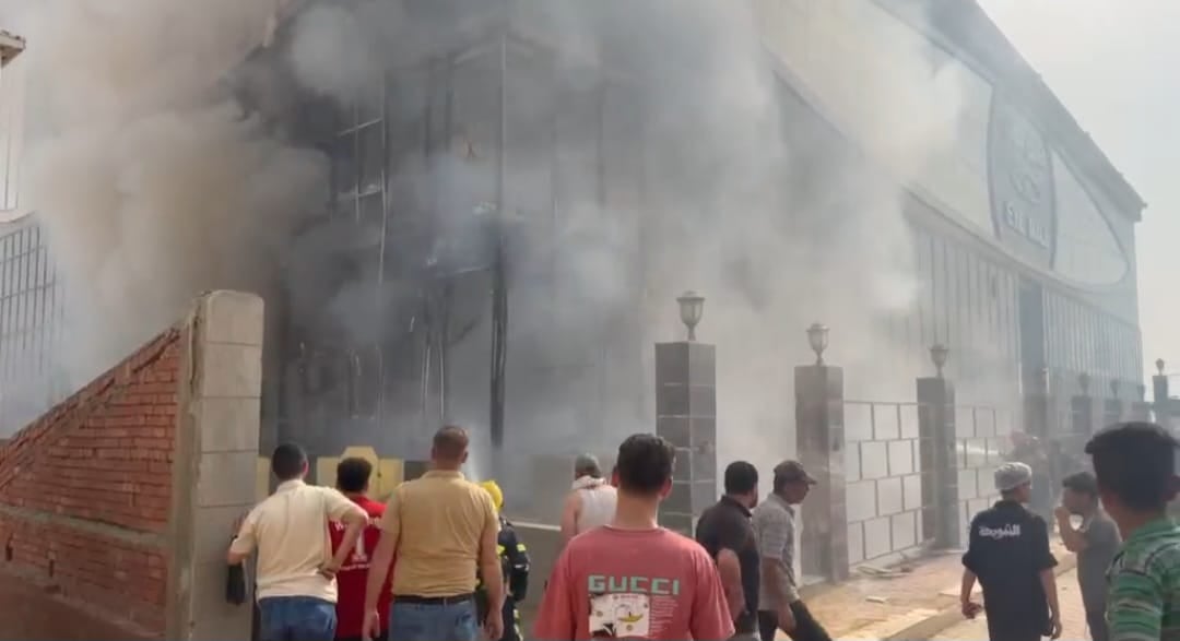 السيطرة على حريق داخل مول بمدينة بدر (2)