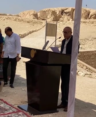 كلمة المحافظ خلال الفعاليات فى جبانة الخوخة بالبر الغربى كلمة المحافظ خلال الفعاليات فى جبانة الخوخة بالبر الغربى