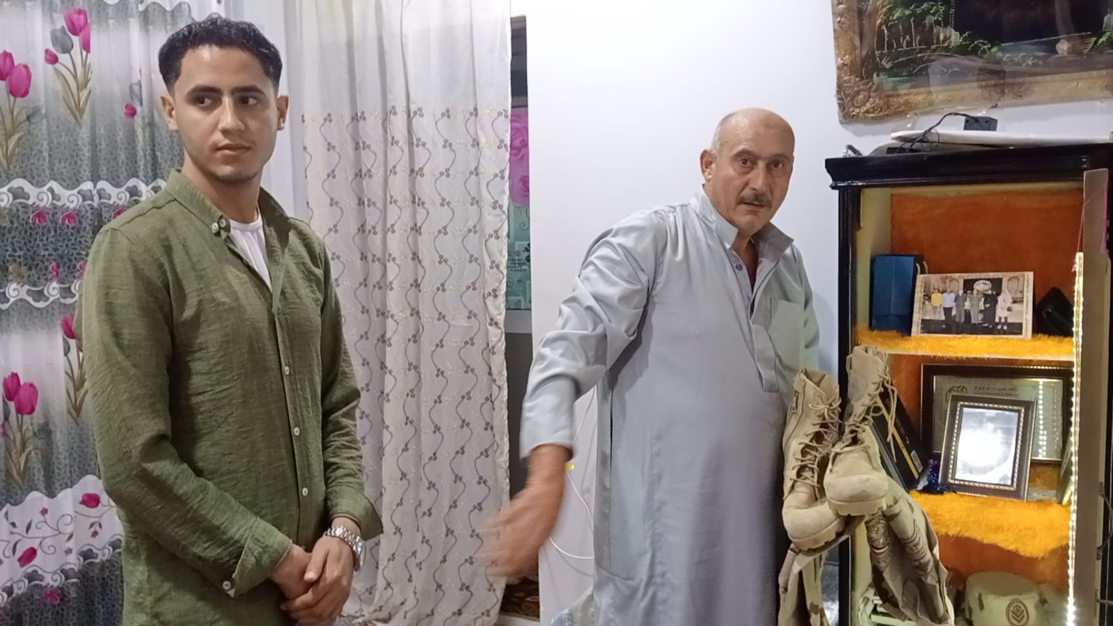 دولاب مخصص لكل أثار الشهيد  المتبقية من استشهاده