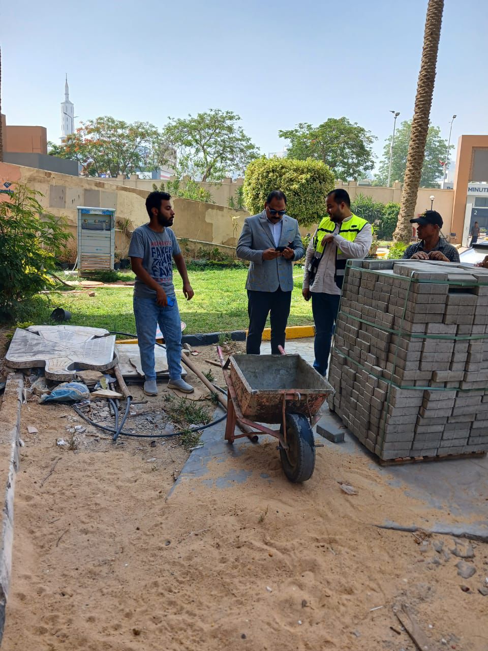 رئيس حي العجوزة يتابع أعمال التطوير ورفع الكفاءة بالشوارع (9)