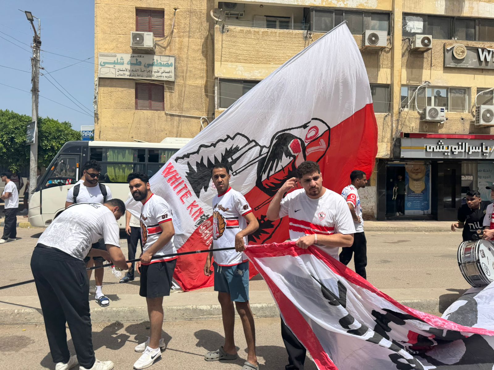 جماهير الظمالك بكفر الشيخ ينصبون الاعلام