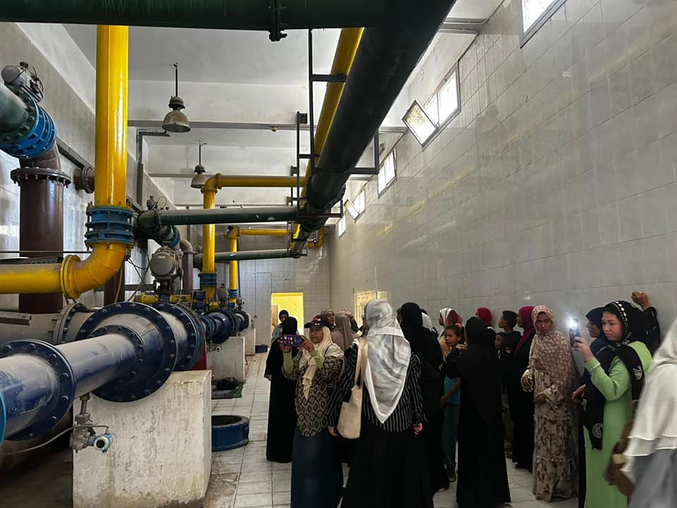 زيارة توعية للمواطنين داخل المشروعات