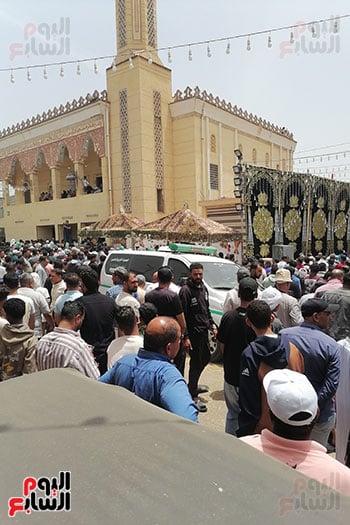 حزن في القرية