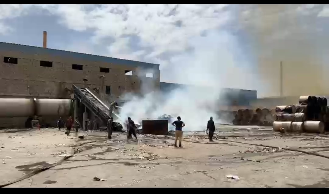 إندلاع نيران فى مصنع ورق