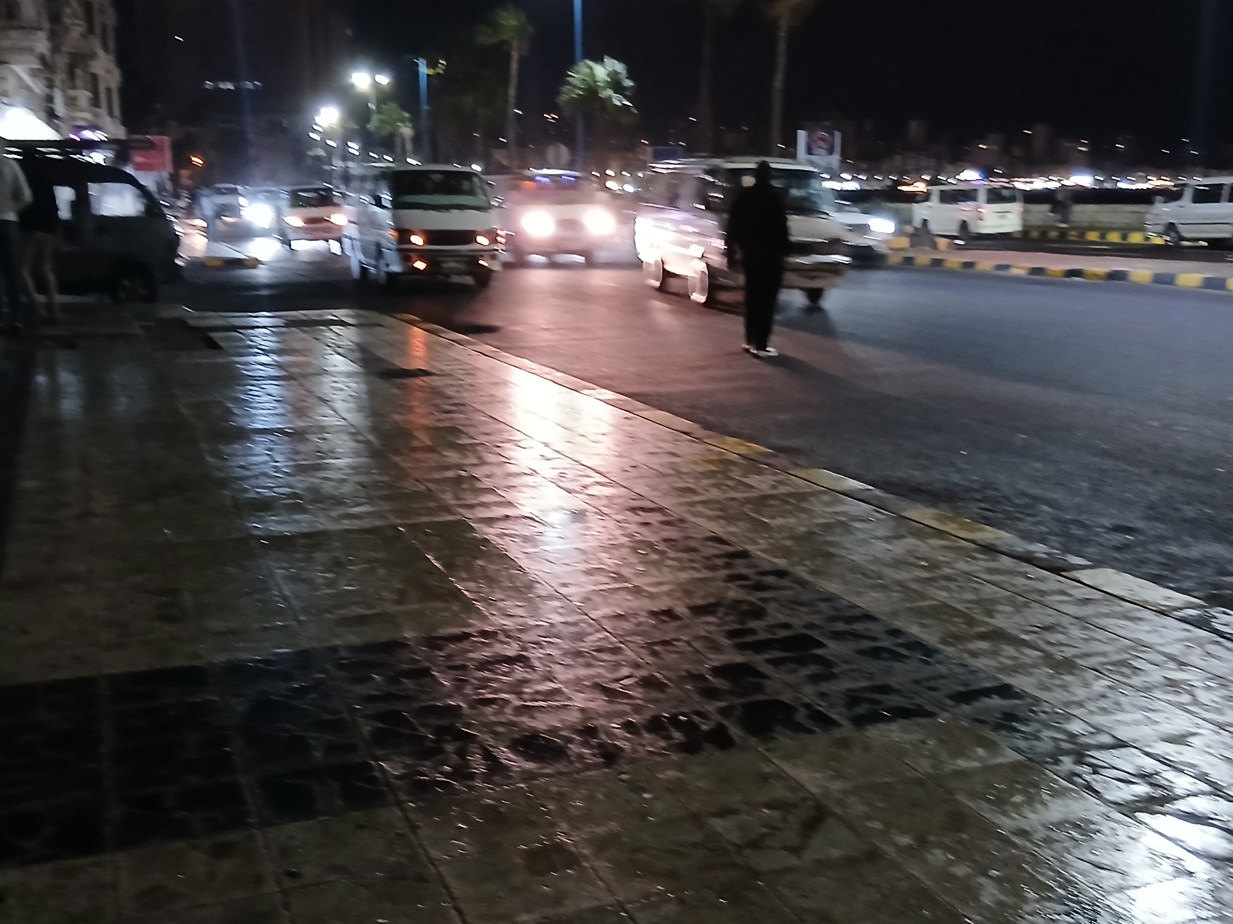 امطار في الإسكندرية  ليلا