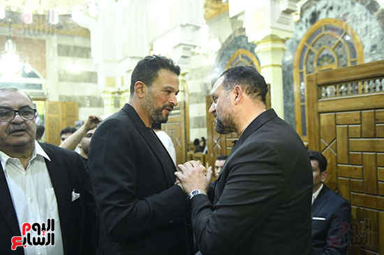 رجل الأعمال أيمن ممدوح عباس يقدم واجب العزاء
