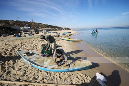 رزق البحر من شواطىء غزة