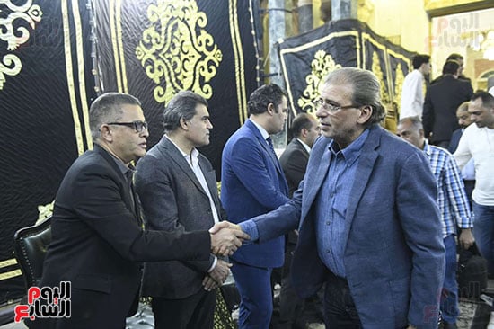 خالد يوسف يقدم واجب العزاء