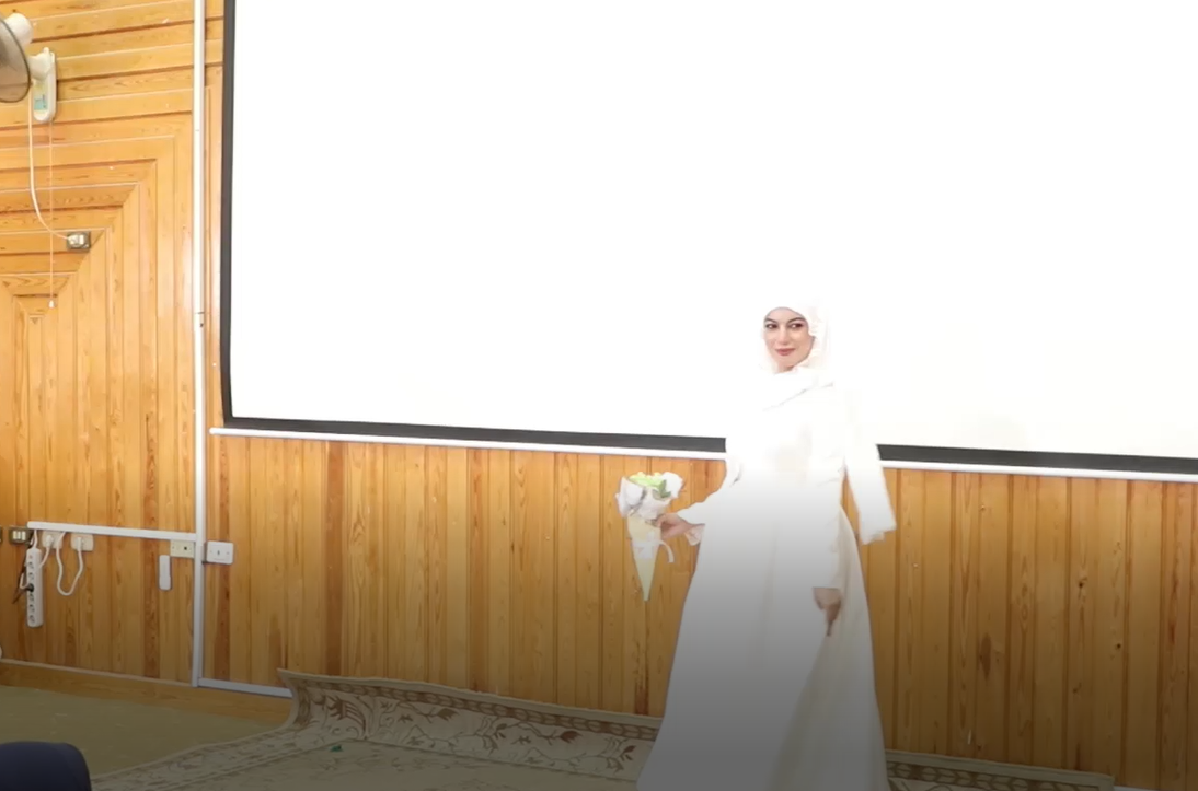 عرض لفستان الزفاف