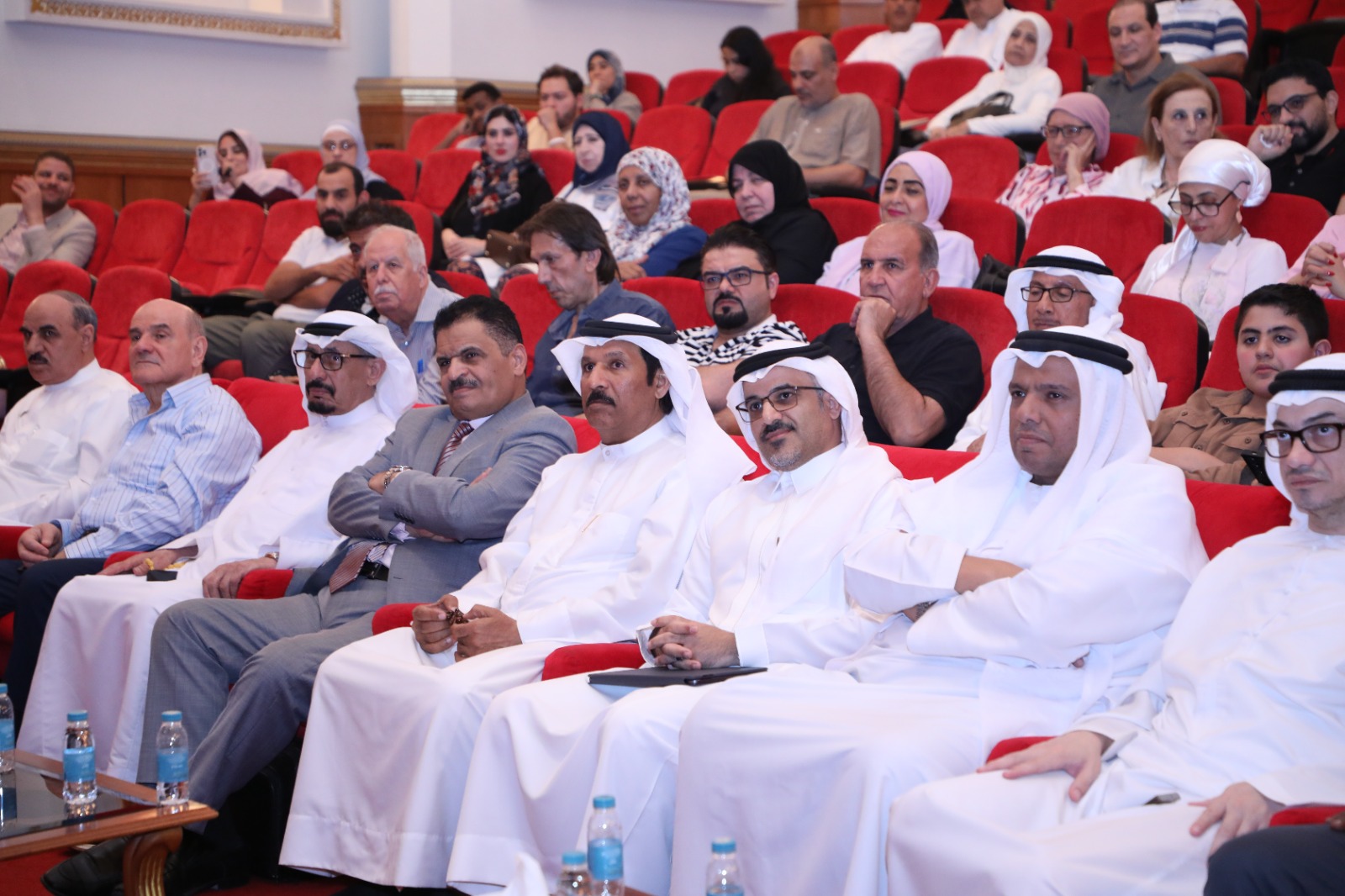 خلال الأمسية الشعرية