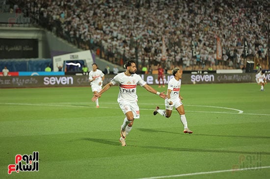 بيزيرا وعدي الدباغ يحتفلان بالهدف